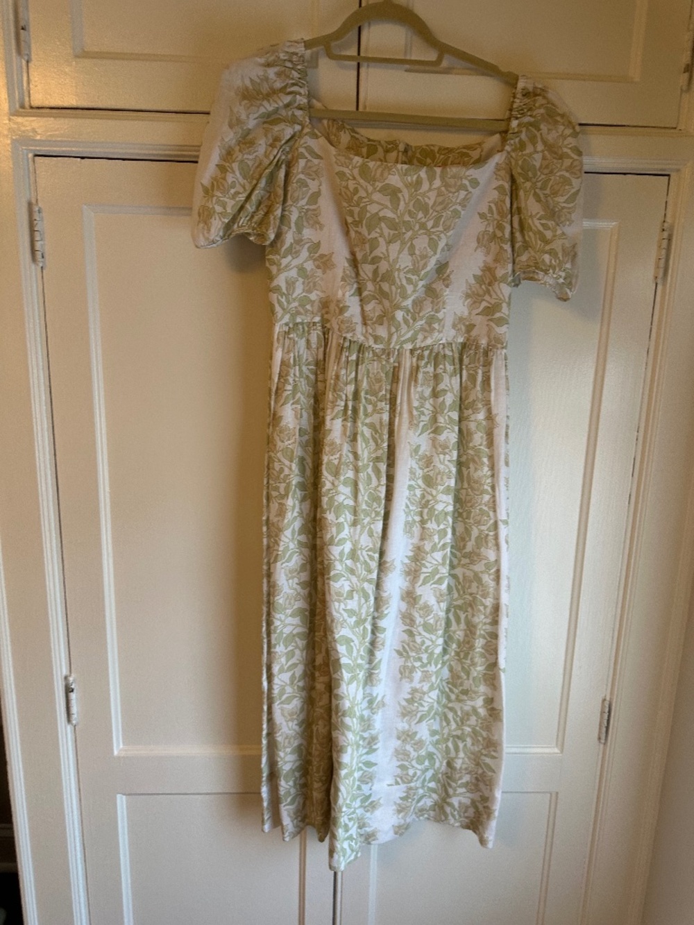 Coco Shop Short Sleeve Panel Dress in Sage/White Floral
